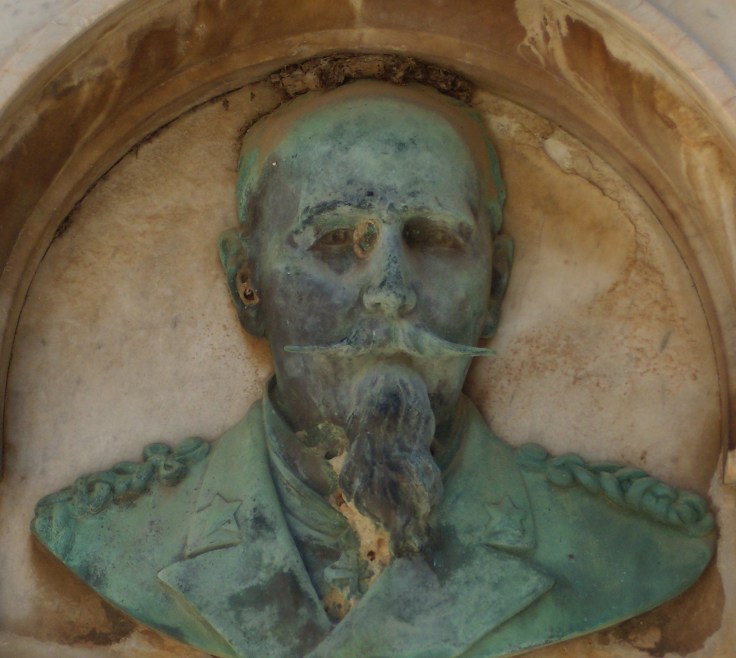 DSCN1022 - Copia Monumento S. Castiglia - dettaglio