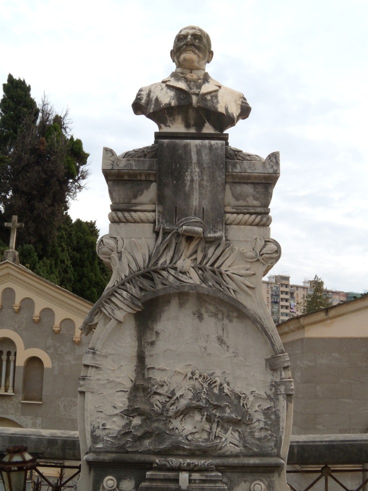 monumento P.Pirandello2